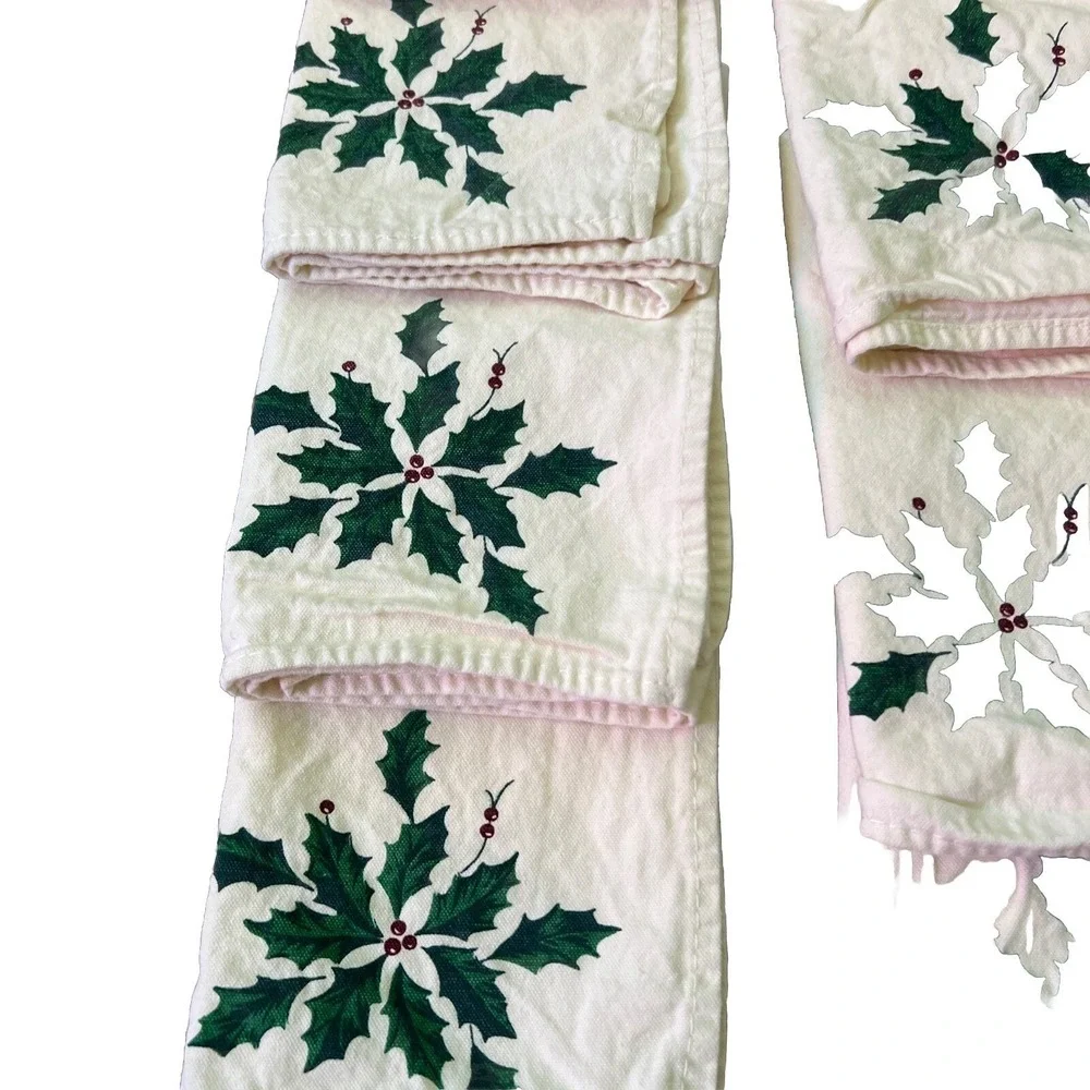 Christmas Vintage Napkins Fabric‎ Linens Holly Cream Beige 17 x19